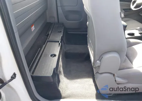 2015 Toyota Tacoma z USA, uszkodzony, nr VIN 5TFTX4CN0FX063784